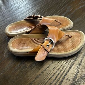 Bass leather thong sandals beachy vacation cruise‎ coastal core comfort